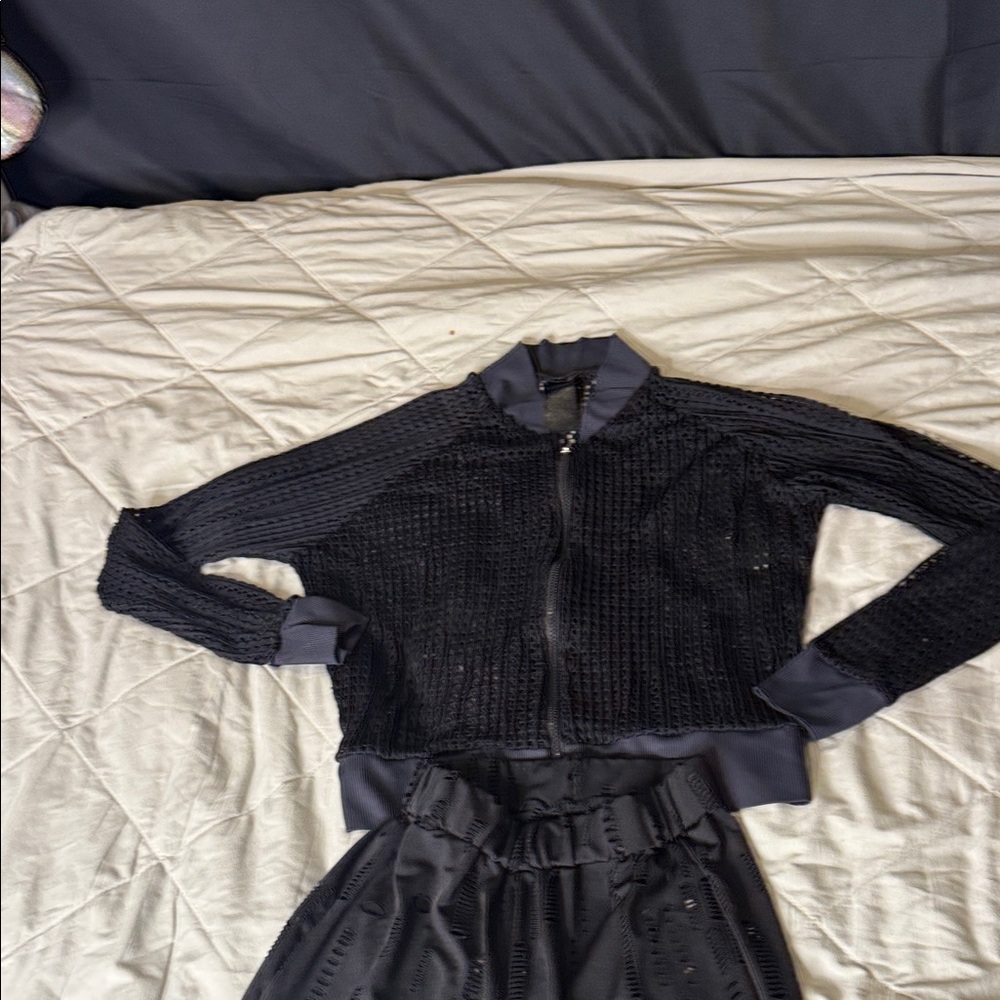Two pieces set - Picture 2 of 5